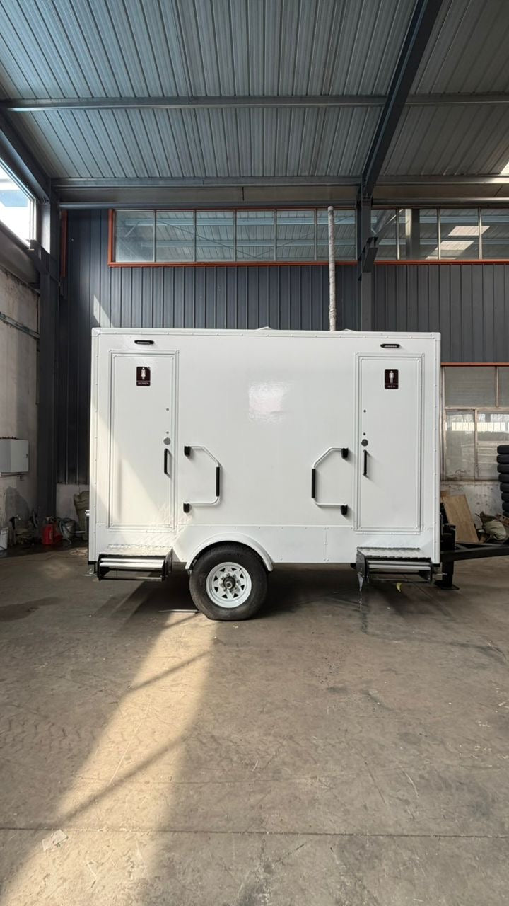 RF-2 – Luxury Restroom Trailer
