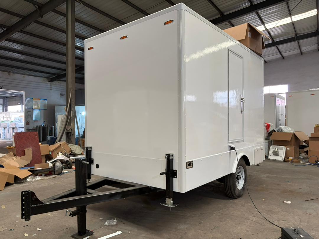 RF-2 – Luxury Restroom Trailer
