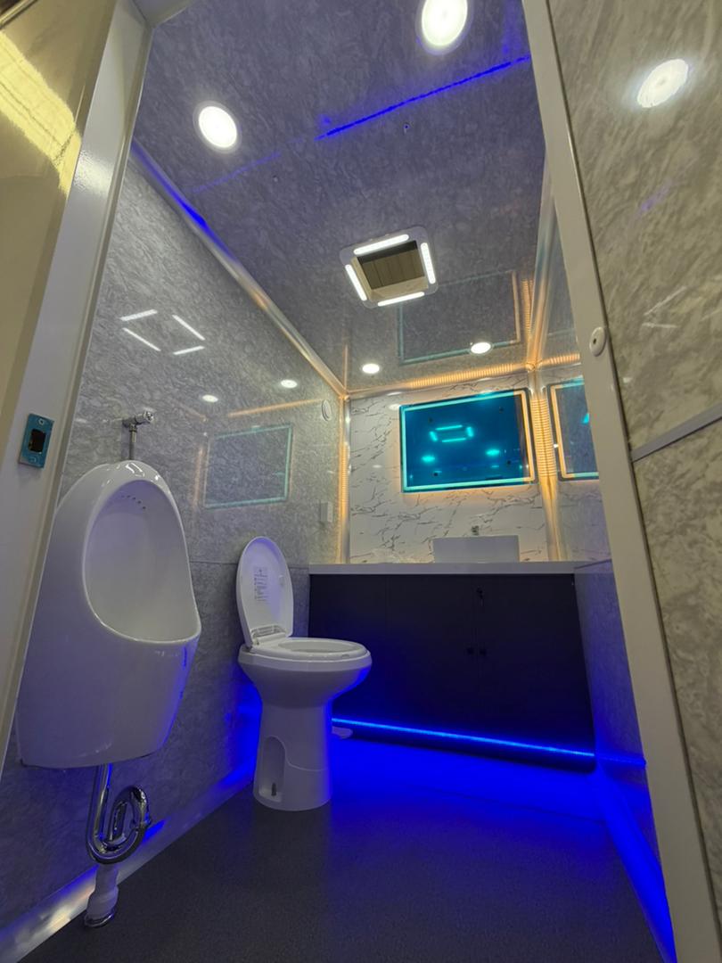 RF-2 – Luxury Restroom Trailer